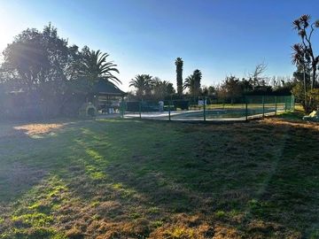 Casa Con Gran Terreno, 4 Dor, 3 Bañ, Sala De Estar, Piscina