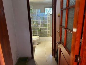 Casa Con Gran Terreno, 4 Dor, 3 Bañ, Sala De Estar, Piscina