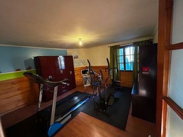 Casa Con Gran Terreno, 4 Dor, 3 Bañ, Sala De Estar, Piscina