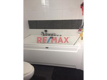 Venta De Casa con piscina En Villa Maria Del Triunfo