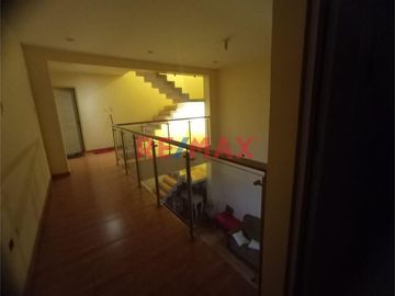 Venta De Casa con piscina En Villa Maria Del Triunfo