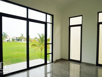 Casa en venta en Marina Campo de golf L0