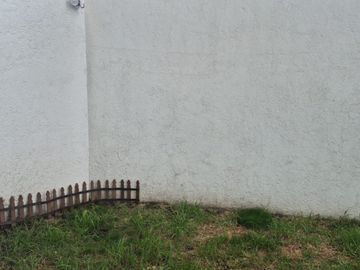 2 Recámaras, 2 baños completos, 2 Estacionamientos, amplio jardín