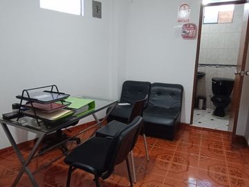 💥💫 VENDO CASA DE  4 PISOS CON FRENTE A LA  AV. CANTO GRANDE Y COLEGIO  NUESTRA SEÑORA DE LA MERCED - SJL 💫💥