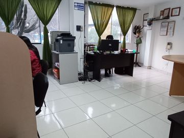 💥💫 VENDO CASA DE  4 PISOS CON FRENTE A LA  AV. CANTO GRANDE Y COLEGIO  NUESTRA SEÑORA DE LA MERCED - SJL 💫💥