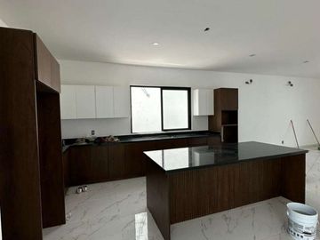 Casa en venta en Privada puerto de cadiz 1 Con alberca Privada