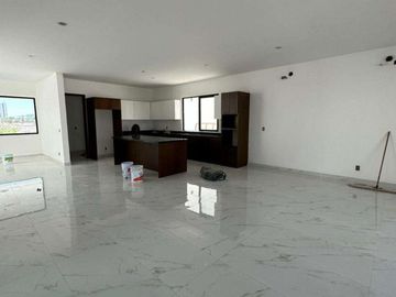 Casa en venta en Privada puerto de cadiz 1 Con alberca Privada