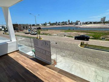 Casa en venta en Privada puerto de cadiz 1 Con alberca Privada