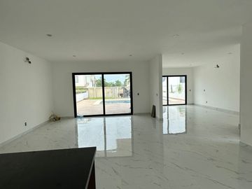 Casa en venta en Privada puerto de cadiz 1 Con alberca Privada