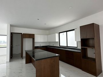 Casa en venta en Privada puerto de cadiz 1 Con alberca Privada