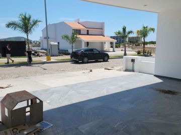 Casa en venta en Privada puerto de cadiz 1 Con alberca Privada