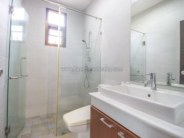 Pool Villa in Bang Saray Beach side