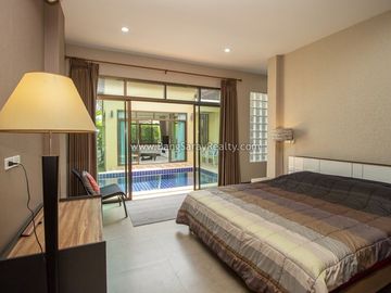Pool Villa in Bang Saray Beach side