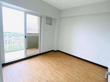 FOR SALE CONDO IN LAS PINAS SONORA GARDEN NEAR CAVITE ROBINSON ALABANG SM SOUTH MALL You sent details pala