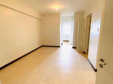 FOR SALE CONDO IN LAS PINAS SONORA GARDEN NEAR CAVITE ROBINSON ALABANG SM SOUTH MALL You sent details pala