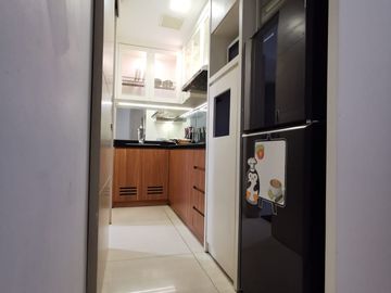 DISEWAKAN APARTEMEN MINIMALIS MEWAH 2BR LA RIZ PAKUWON INDAH