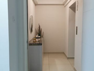 DISEWAKAN APARTEMEN MINIMALIS MEWAH 2BR LA RIZ PAKUWON INDAH