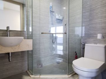DISEWAKAN APARTEMEN MINIMALIS MEWAH 2BR LA RIZ PAKUWON INDAH