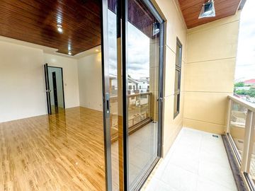 Affordable 4 Bedroom Brand New Duplex House and Lot for Sale in BF Resort Village, Las Piñas City