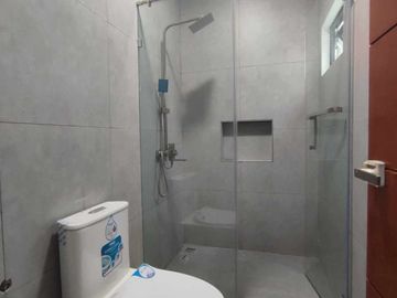 FOR SALE NEWLY BUILT BEAUTIFUL MODERN 2 STOREY HOUSE IN BF RESORT