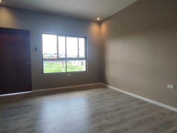 FOR SALE NEWLY BUILT BEAUTIFUL MODERN 2 STOREY HOUSE IN BF RESORT