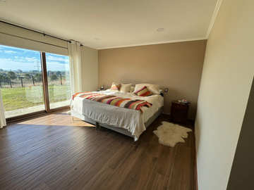 Excepcional Casa de 300m2 en Parcela de 5000m2, Puerto Varas