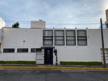 🏡 ¡Oportunidad Única! Casa en Esquina Col. La Paz, Ideal para negocio.