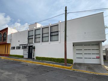 🏡 ¡Oportunidad Única! Casa en Esquina Col. La Paz, Ideal para negocio.