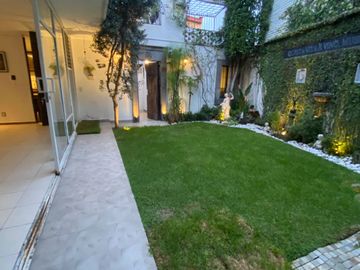 🏡 ¡Oportunidad Única! Casa en Esquina Col. La Paz, Ideal para negocio.