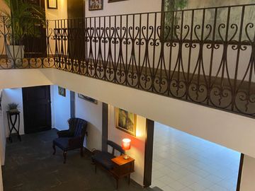 🏡 ¡Oportunidad Única! Casa en Esquina Col. La Paz, Ideal para negocio.