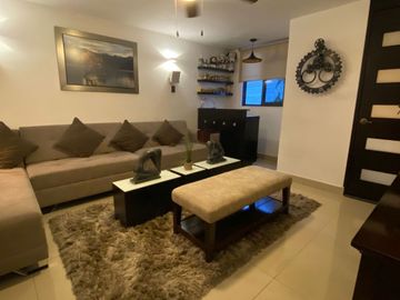 🏡 ¡Oportunidad Única! Casa en Esquina Col. La Paz, Ideal para negocio.