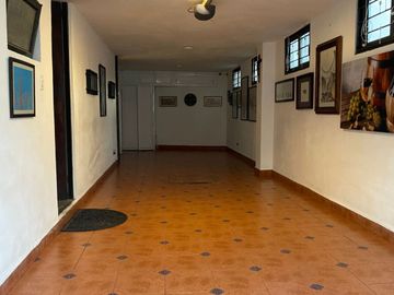 🏡 ¡Oportunidad Única! Casa en Esquina Col. La Paz, Ideal para negocio.