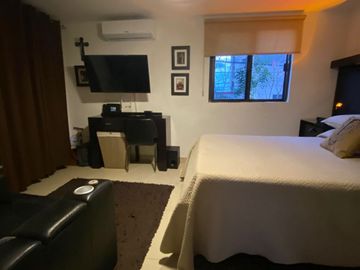 🏡 ¡Oportunidad Única! Casa en Esquina Col. La Paz, Ideal para negocio.