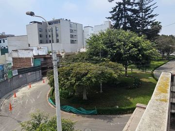 VENDO CASA EN BARRANCO CON MIRAFLORES PARQUE GONZALES PRADA PRECIO FINAL $280,000 FIJO