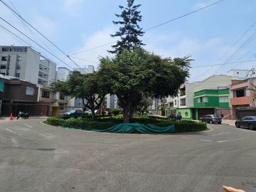 VENDO CASA EN BARRANCO CON MIRAFLORES PARQUE GONZALES PRADA PRECIO FINAL $280,000 FIJO