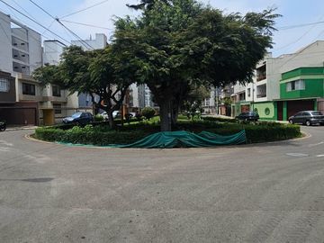 VENDO CASA EN BARRANCO CON MIRAFLORES PARQUE GONZALES PRADA PRECIO FINAL $280,000 FIJO