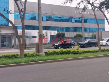 VENTA DE AMPLIA CASA EN LA MEJOR ZONA DE PUEBLO LIBRE CERCA A CENTROS COMERCIALES RESTAURANTES Y COLEGIOS