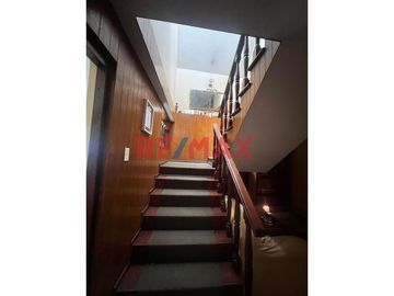VENTA DE AMPLIA CASA EN LA MEJOR ZONA DE PUEBLO LIBRE CERCA A CENTROS COMERCIALES RESTAURANTES Y COLEGIOS