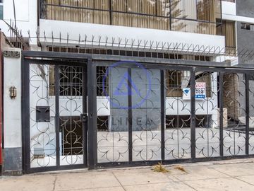 SE VENDE OFICINA O CONSULTORIO EN SAN BORJA | 113M2 | PUERTA CALLE
