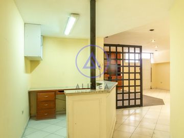 SE VENDE OFICINA O CONSULTORIO EN SAN BORJA | 113M2 | PUERTA CALLE