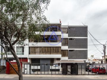SE VENDE OFICINA O CONSULTORIO EN SAN BORJA | 113M2 | PUERTA CALLE