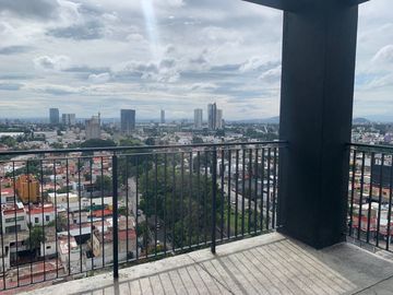 PENTHOUSE EN VENTA EN JARDINES DE LA PATRIA