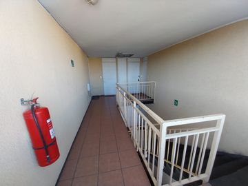DPTO EN VENTA 3D+ 2B + 1 ESTAC. (SUB ARRENDADO) AV PAJARITOS P12, ISABEL RIQUELME SUR.