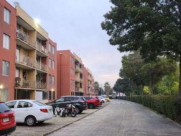 DPTO EN VENTA 3D+ 2B + 1 ESTAC. (SUB ARRENDADO) AV PAJARITOS P12, ISABEL RIQUELME SUR.