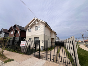 Venta de Casa de 140m2 en Parque San Valentín, Talca