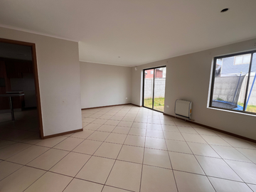 Venta de Casa de 140m2 en Parque San Valentín, Talca