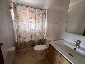 Venta de Casa de 140m2 en Parque San Valentín, Talca