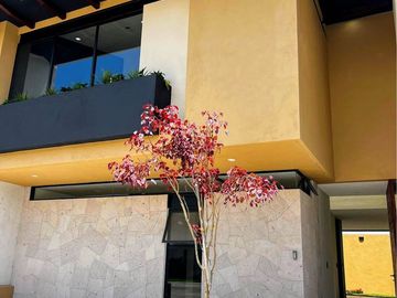 ESTRENA HERMOSA CASA EN FRACC PRIVADO SALIDA A PATZCUARO SOBRE CALZADA LA HUERTA CON RECAMARA EN PLANTA BAJA