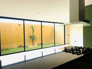 ESTRENA HERMOSA CASA EN FRACC PRIVADO SALIDA A PATZCUARO SOBRE CALZADA LA HUERTA CON RECAMARA EN PLANTA BAJA