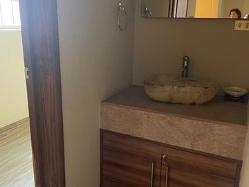 Venta casa para oficinas o habitacional, Santa Cruz Buenavista. Zavaleta